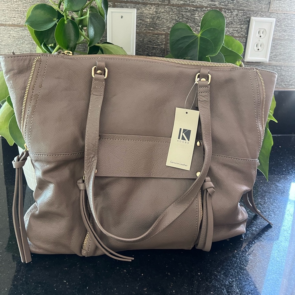 KOOBA 
TAUPE TOTE 
Genuine Leather
